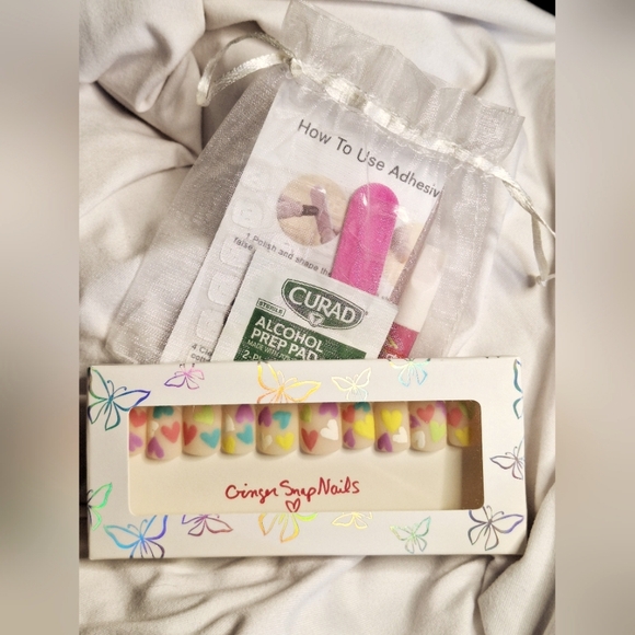 Hand Crafted Press On Nails 22pc Short Square Rainbow Hearts Matte Finish - Picture 5 of 7